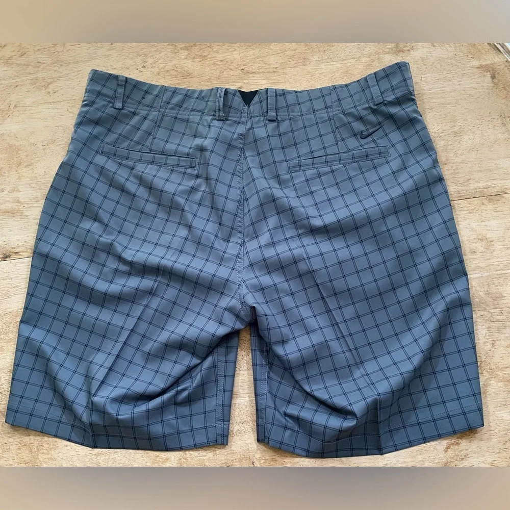Nike Dri Fit Men’s Sz 38 Dark Gray Plaid Golf Shorts‎